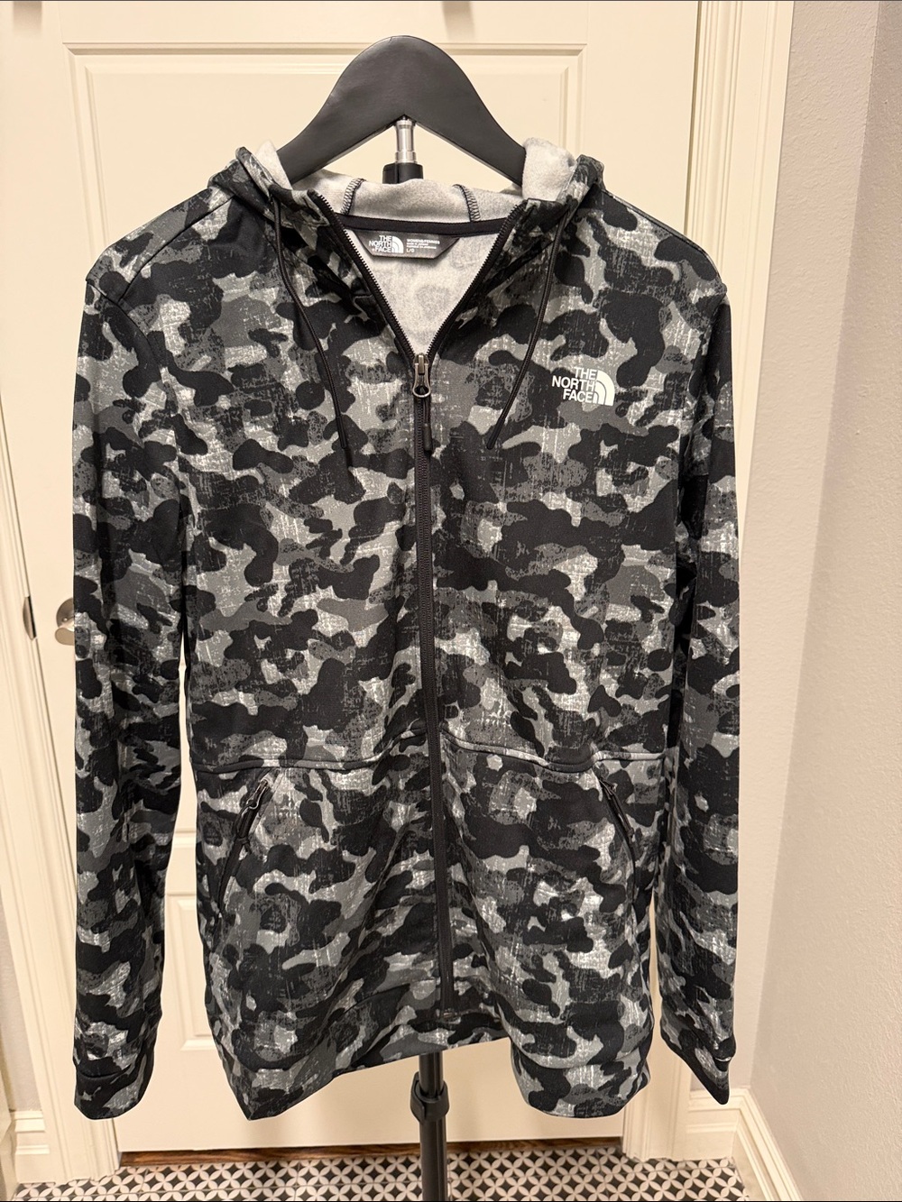 The North Face Men's Black & Gray Camo Lightweight Zip Hoodie